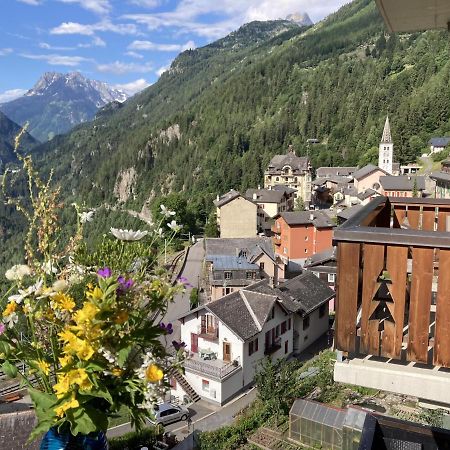 Bel Appartement 2.5 Pieces Avec Balcon, Magnifique Vue Sur Le Glacier Des Grands Finhaut Bagian luar foto